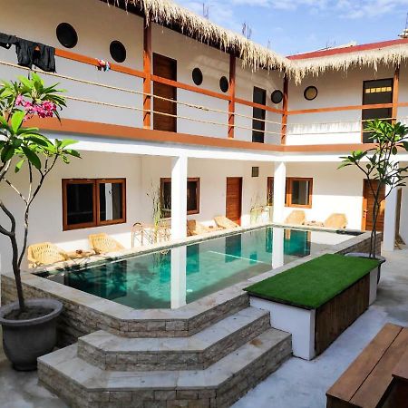 Gili Pirates Dive & Bnb Quần đảo Gili Ngoại thất bức ảnh