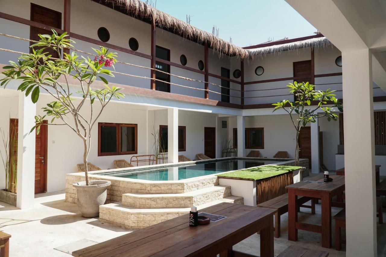 Gili Pirates Dive & Bnb Quần đảo Gili Ngoại thất bức ảnh