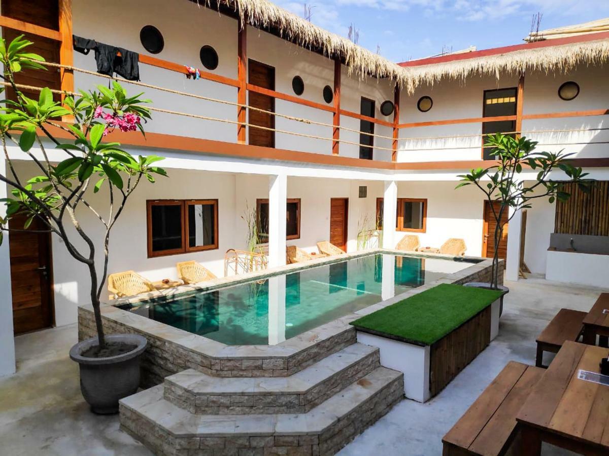 Gili Pirates Dive & Bnb Quần đảo Gili Ngoại thất bức ảnh