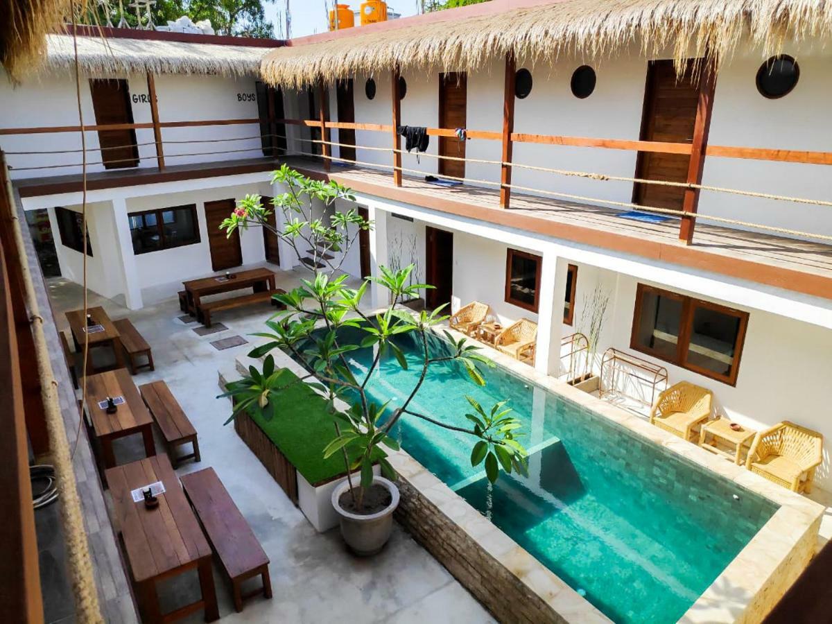Gili Pirates Dive & Bnb Quần đảo Gili Ngoại thất bức ảnh