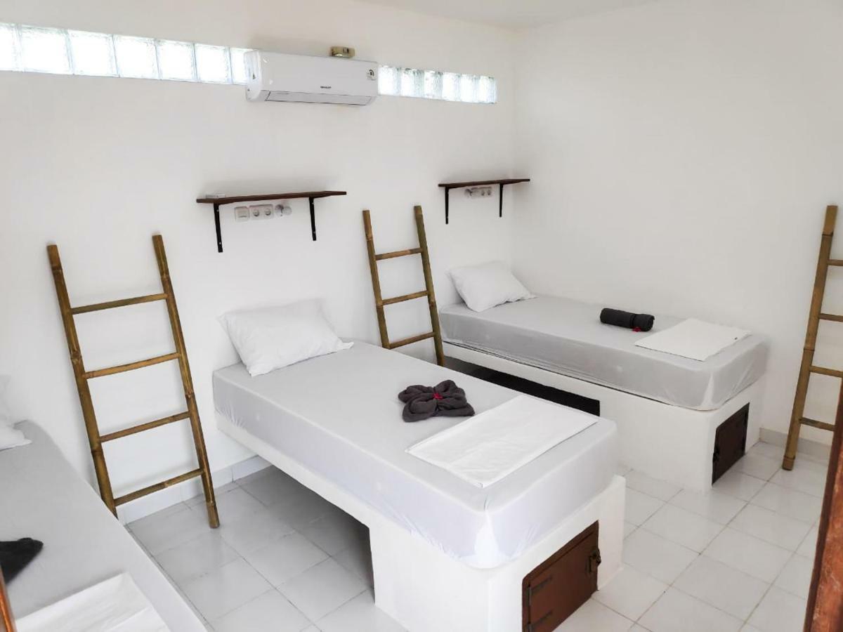 Gili Pirates Dive & Bnb Quần đảo Gili Ngoại thất bức ảnh