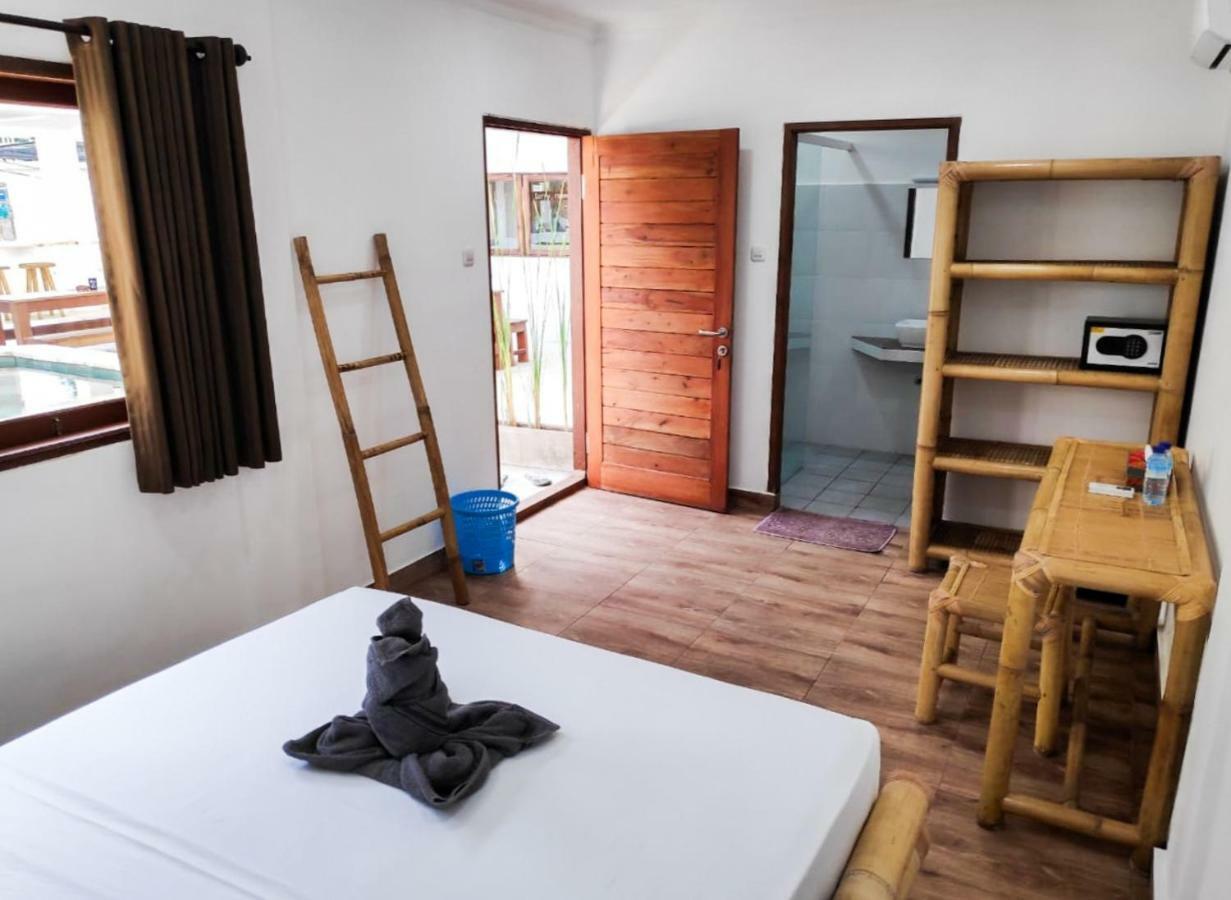 Gili Pirates Dive & Bnb Quần đảo Gili Ngoại thất bức ảnh
