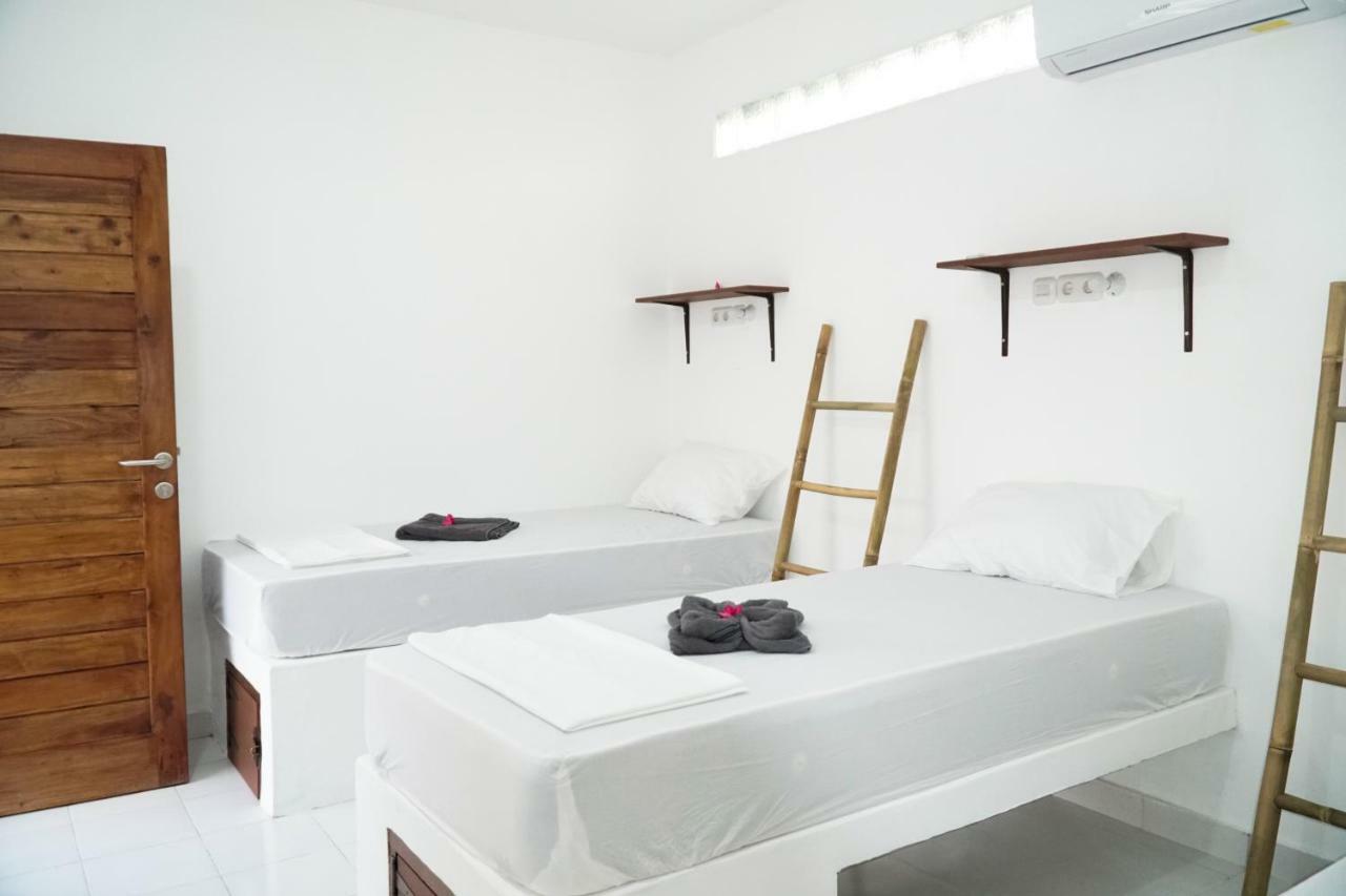 Gili Pirates Dive & Bnb Quần đảo Gili Ngoại thất bức ảnh