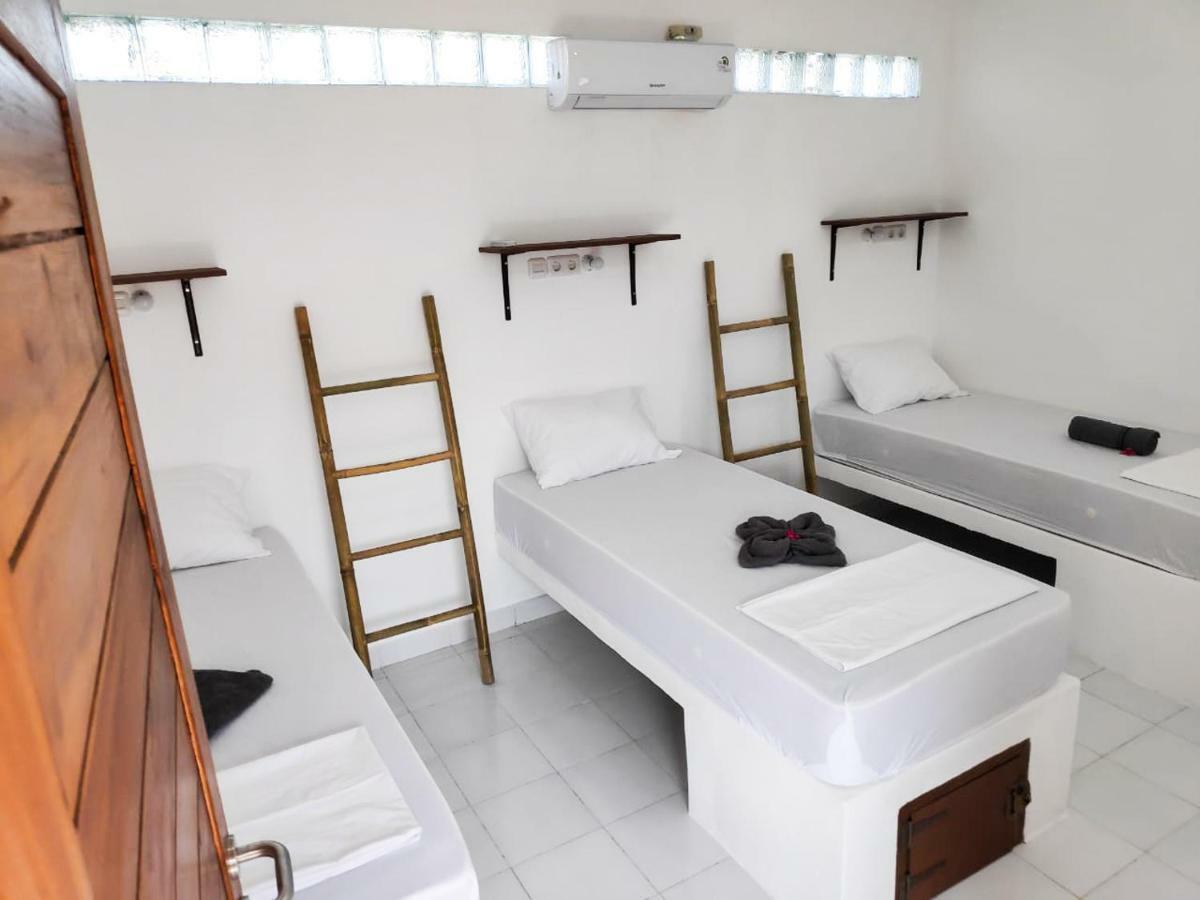 Gili Pirates Dive & Bnb Quần đảo Gili Ngoại thất bức ảnh