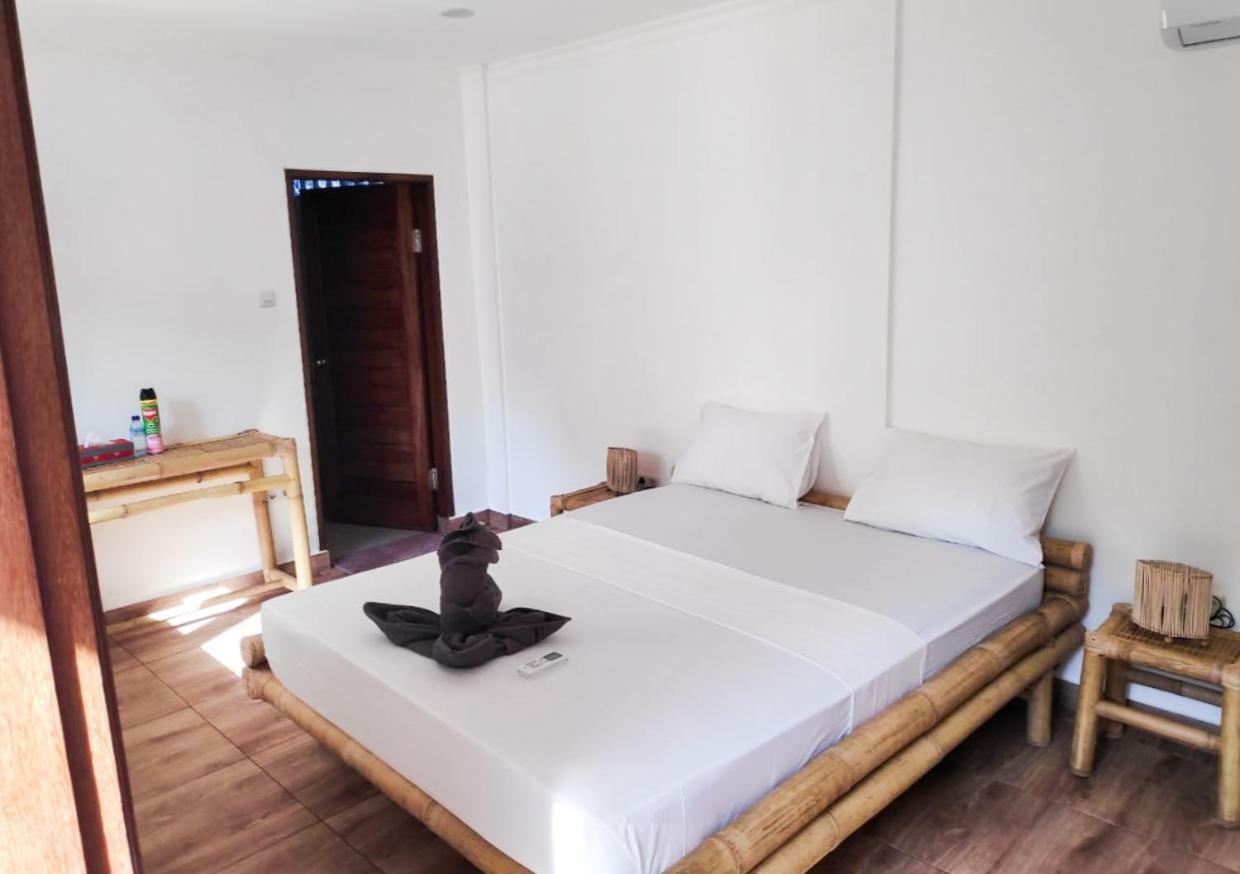 Gili Pirates Dive & Bnb Quần đảo Gili Ngoại thất bức ảnh